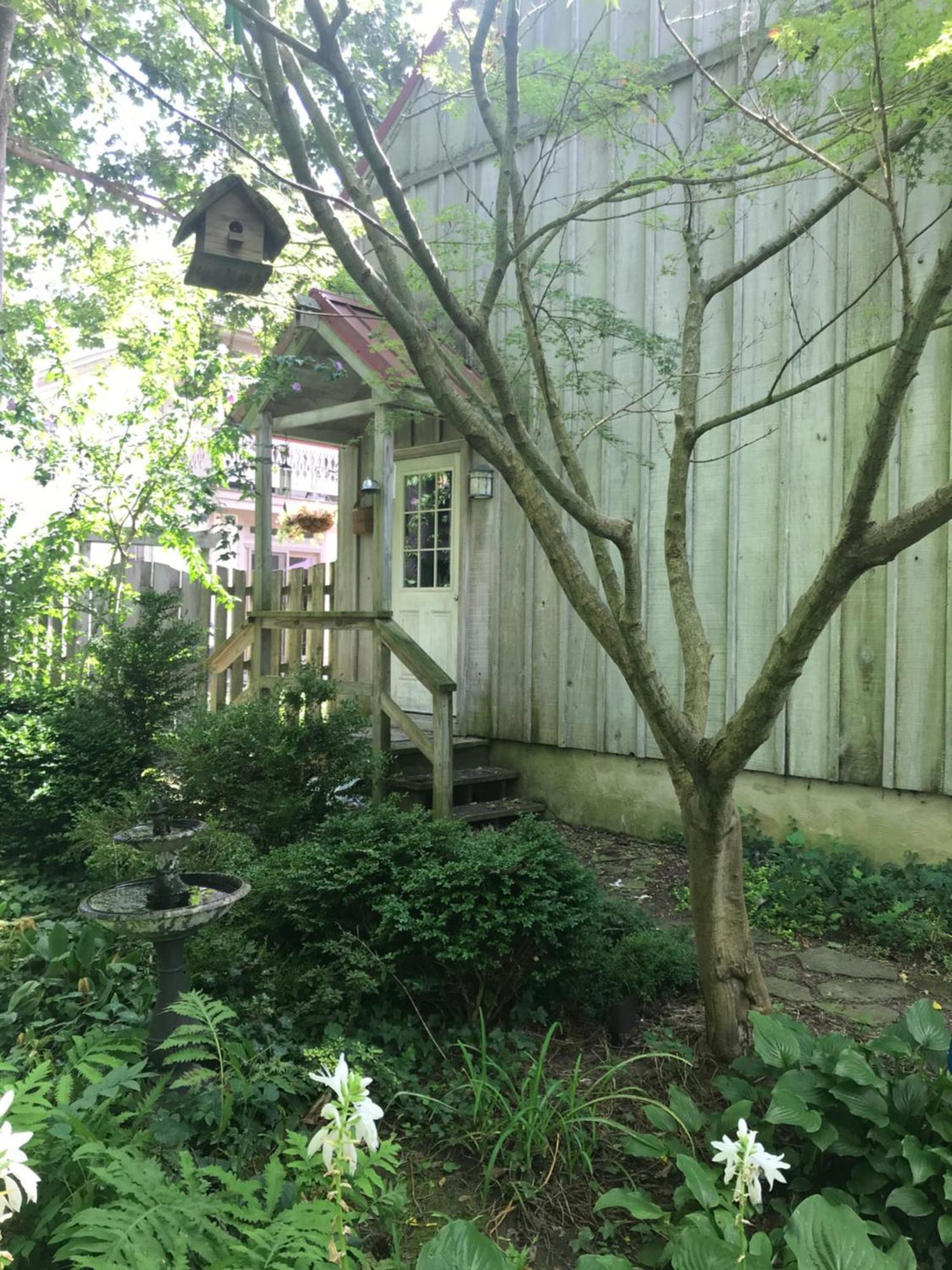Carriage House Hideaway In Center Of 切斯特顿 外观 照片