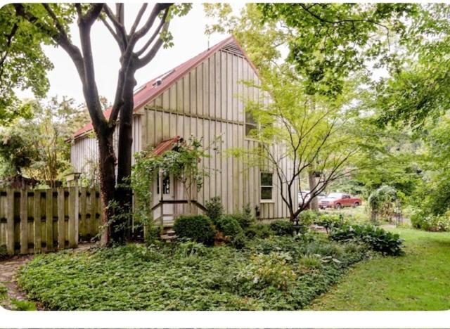 Carriage House Hideaway In Center Of 切斯特顿 外观 照片